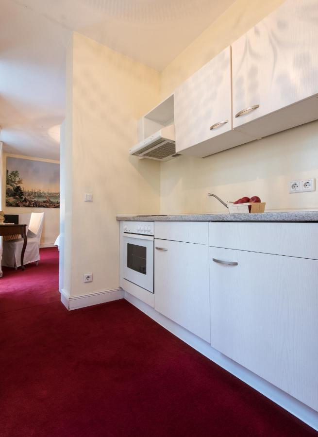 Dirazi Guesthouse & Apartments Gmbh Frankfurt am Main Eksteriør bilde