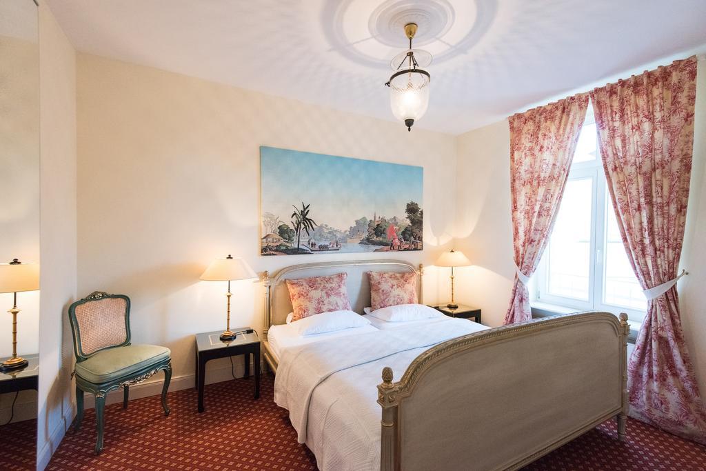 Dirazi Guesthouse & Apartments Gmbh Frankfurt am Main Eksteriør bilde