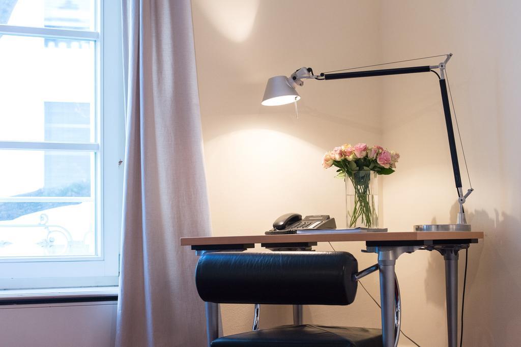 Dirazi Guesthouse & Apartments Gmbh Frankfurt am Main Eksteriør bilde